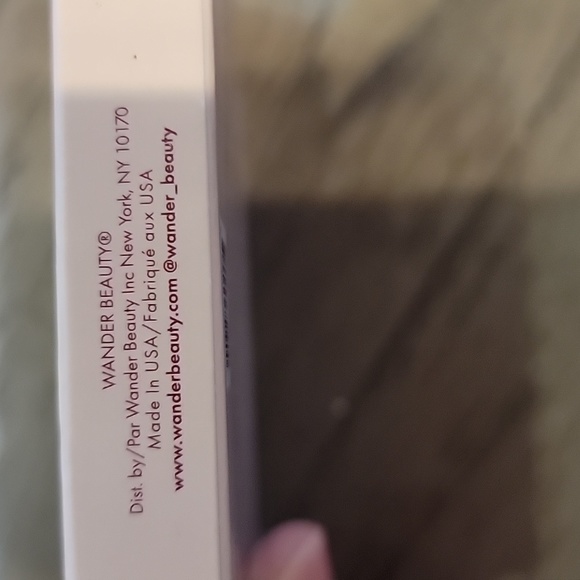 NWT Wander Eye & Face Palett - Picture 3 of 8